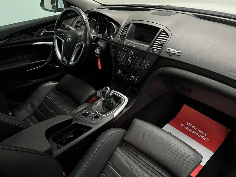 Opel Insignia 2,8 OPC Sports Tourer 4x4 5d