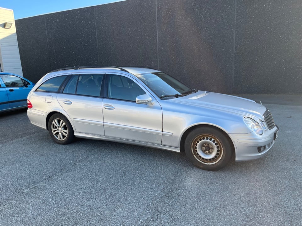 Mercedes E220 2,2 CDi Avantgarde stc. aut. 5d