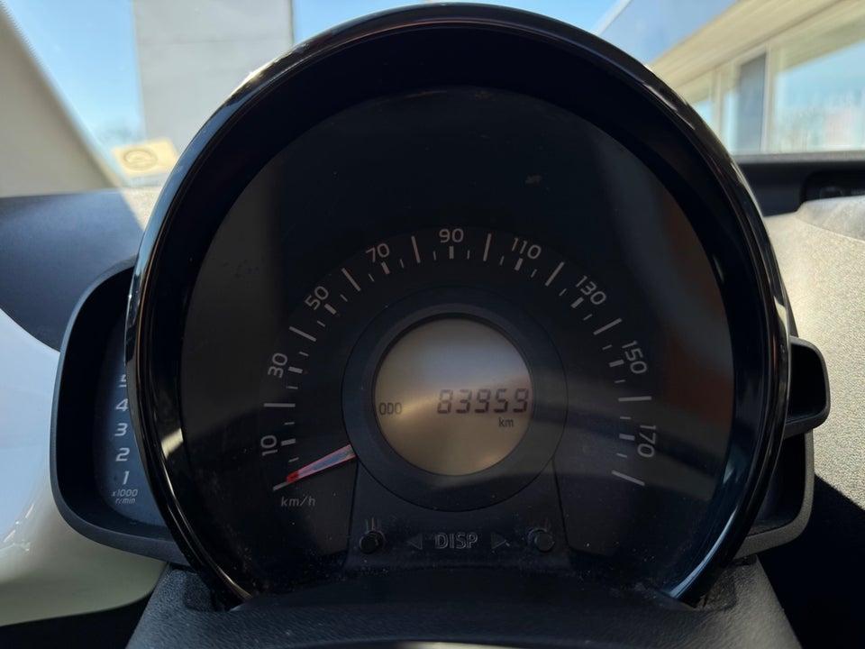 Toyota Aygo 1,0 VVT-i x-wave Sky 5d