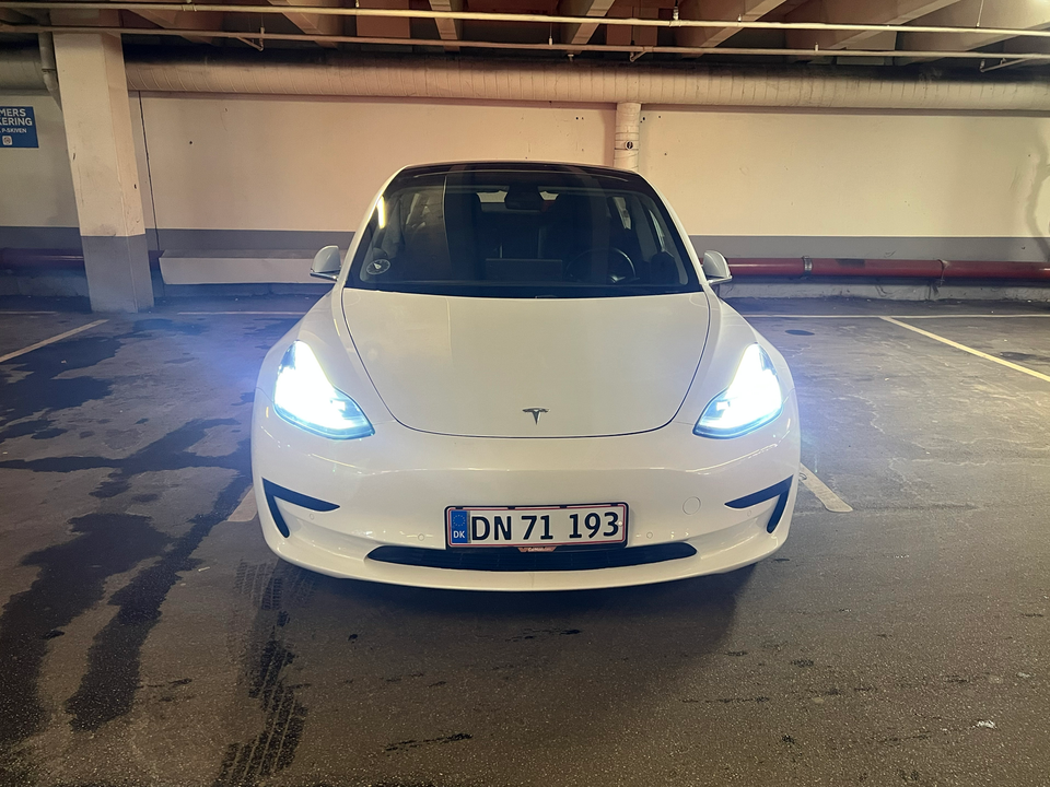 Tesla Model 3 Standard Range+ RWD 4d
