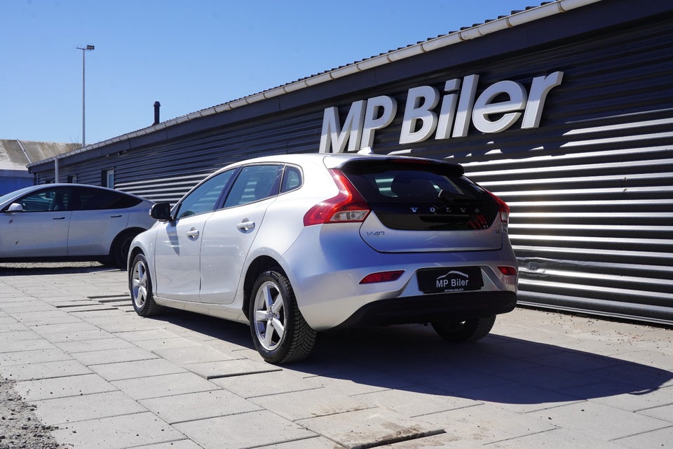 Volvo V40 1,6 D2 115 Kinetic Drive-E 5d