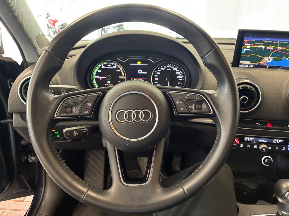 Audi A3 1,4 e-tron Sportback S-tr. 5d
