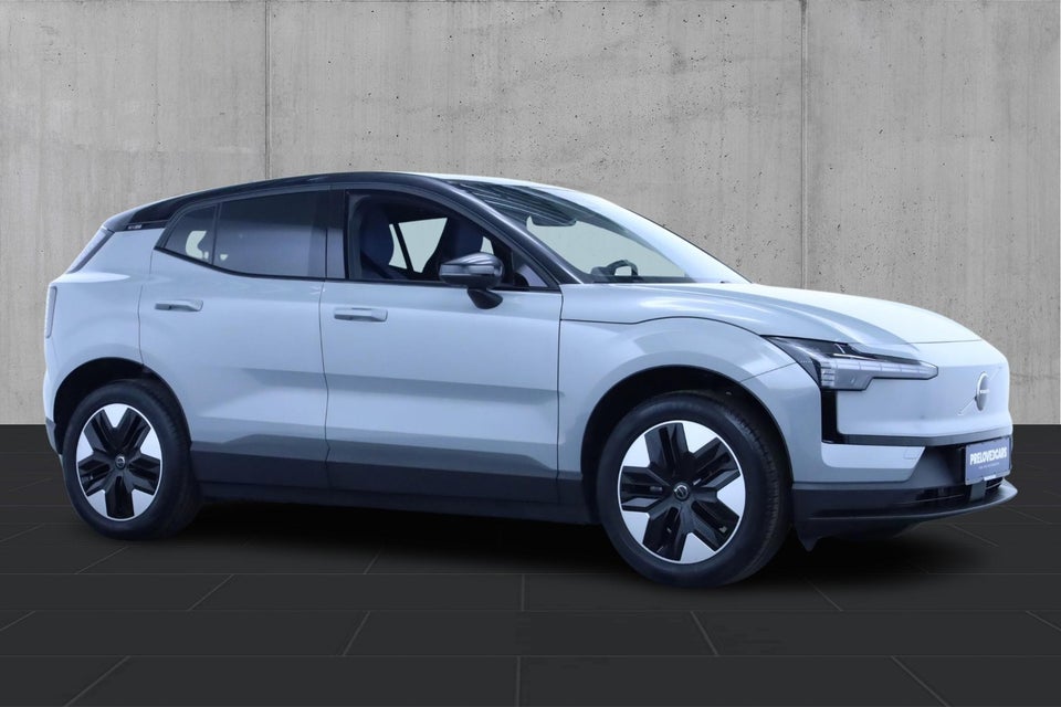 Volvo EX30 Standard Range Plus 5d