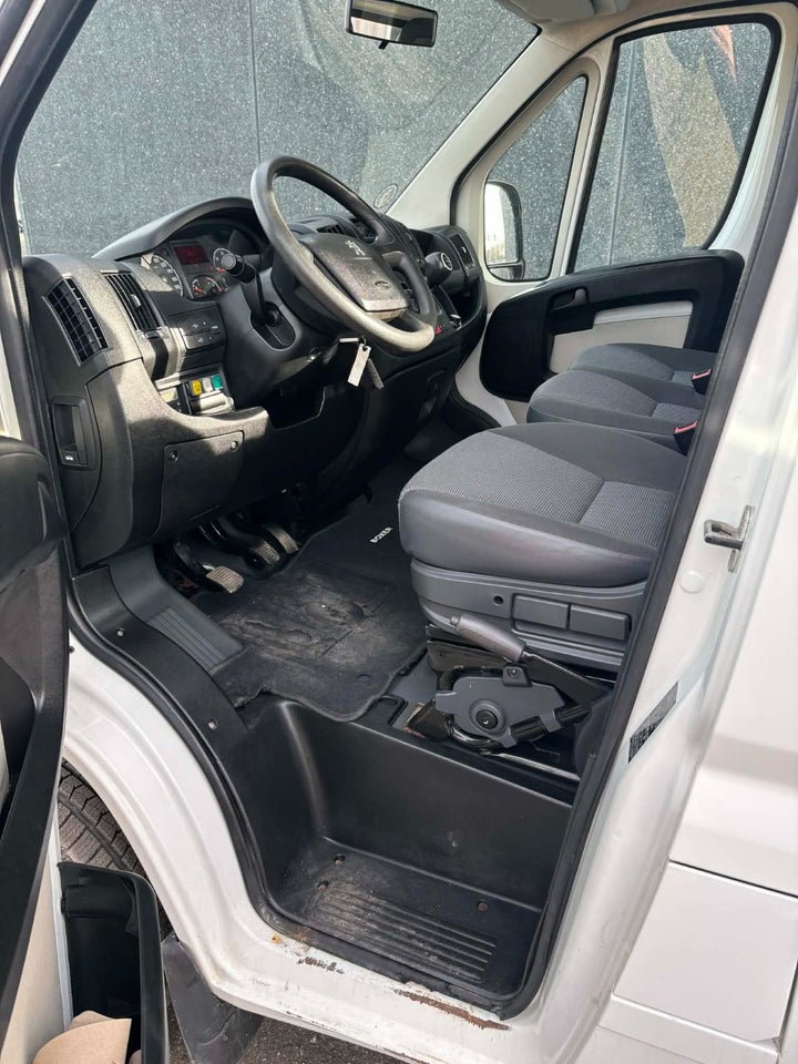 Peugeot Boxer 335 2,2 HDi 130 Ladvogn L3 2d