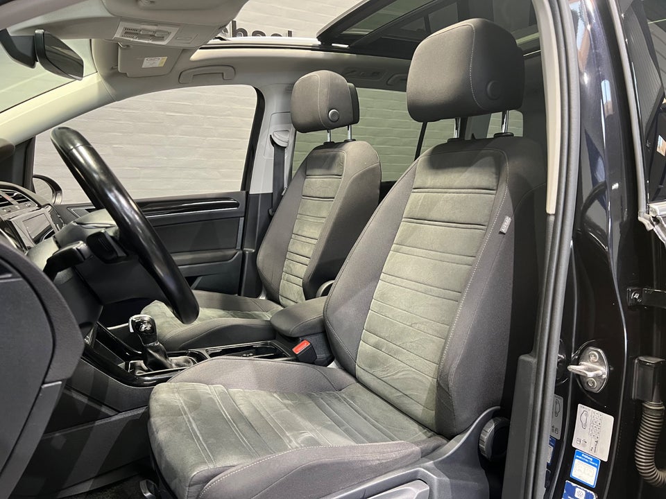 VW Touran 2,0 TDi 190 Highline R-line DSG 7prs 5d