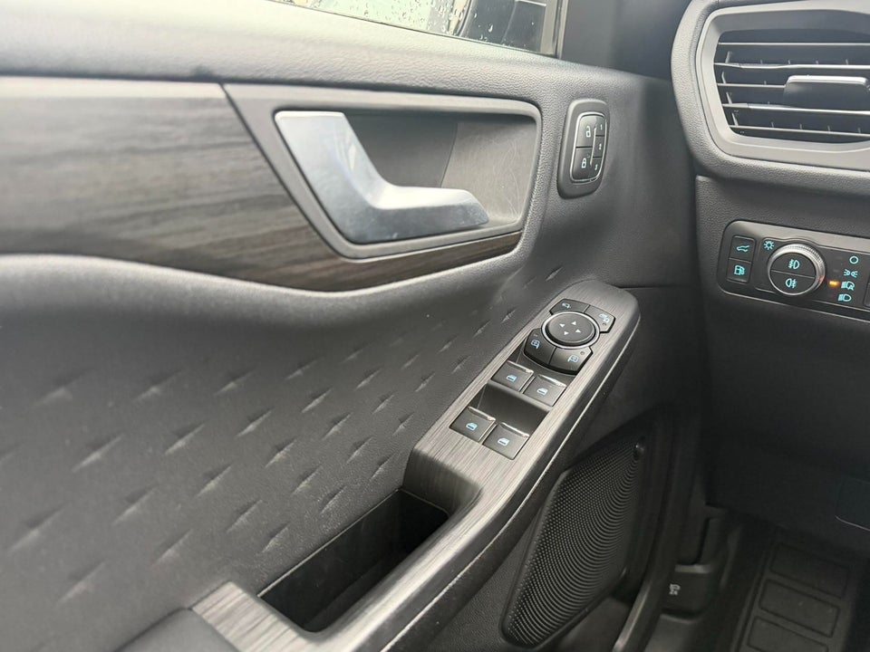 Ford Kuga 2,5 PHEV Vignale CVT 5d