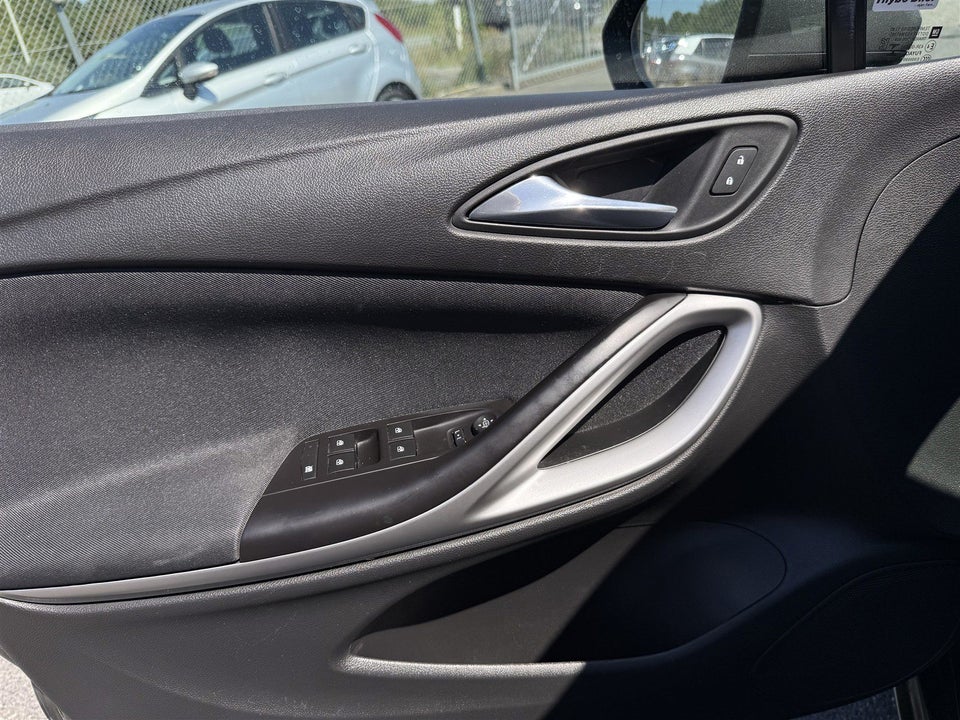 Opel Astra 1,6 CDTi 136 Enjoy Sports Tourer 5d