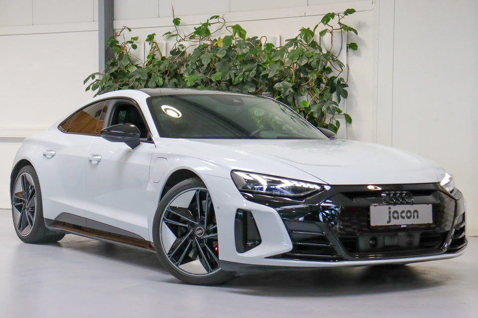 Audi e-tron GT quattro 4d