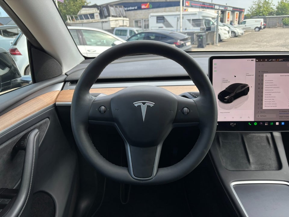 Tesla Model Y Long Range AWD 5d