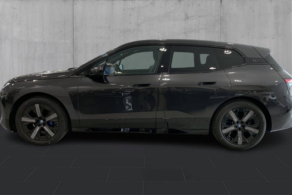 BMW iX xDrive40 Supercharged 5d