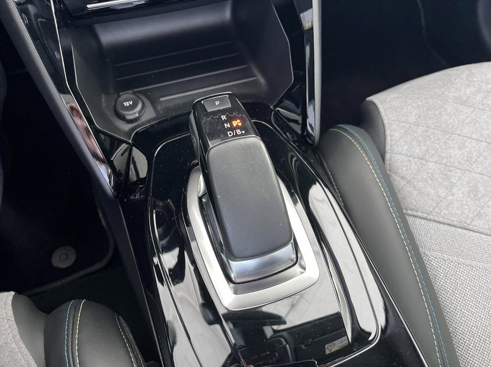 Peugeot e-208 50 GT Sky 5d