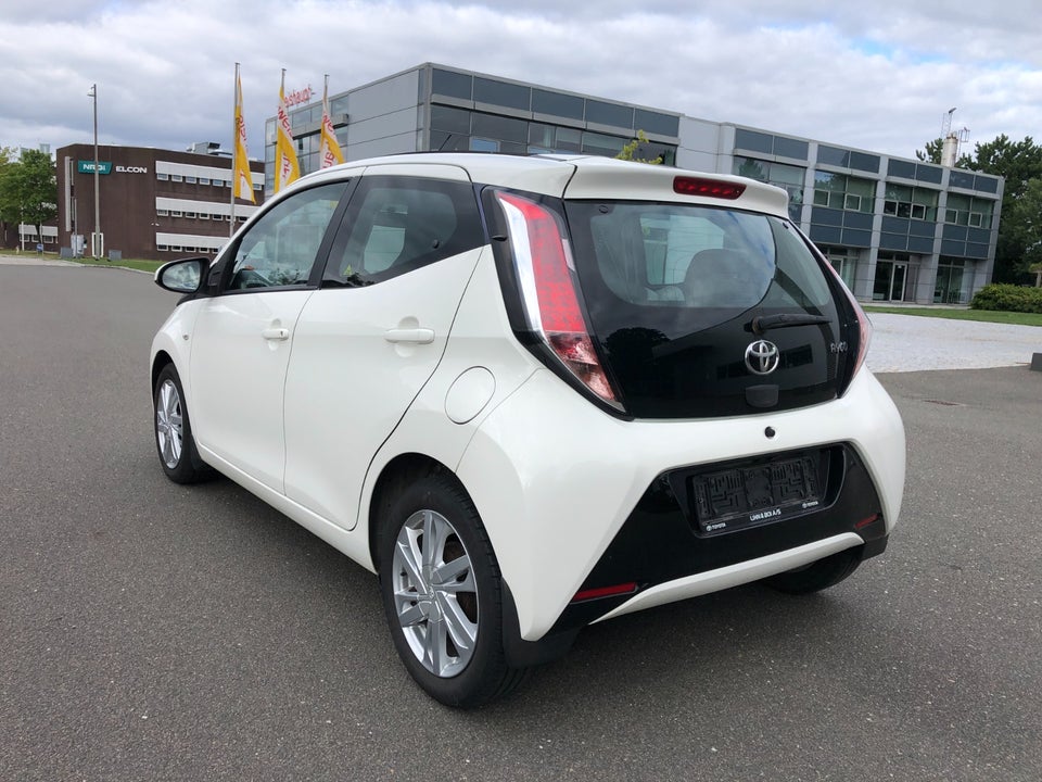 Toyota Aygo 1,0 VVT-i x-sky 5d