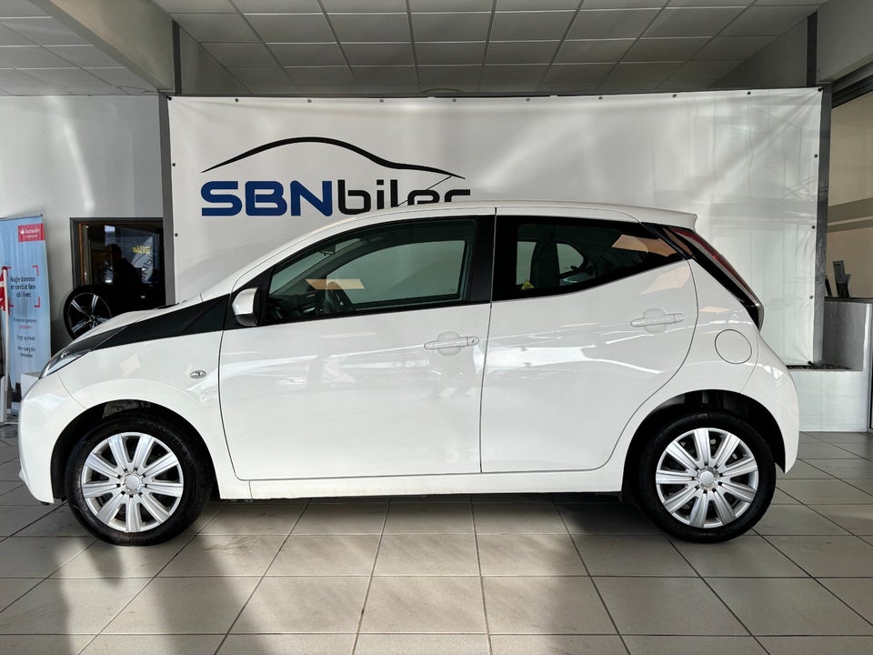 Toyota Aygo 1,0 VVT-i x-wave Sky 5d