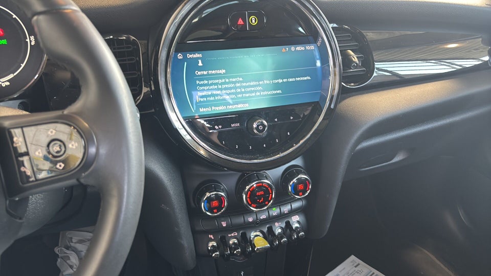 MINI Cooper SE Essential 3d