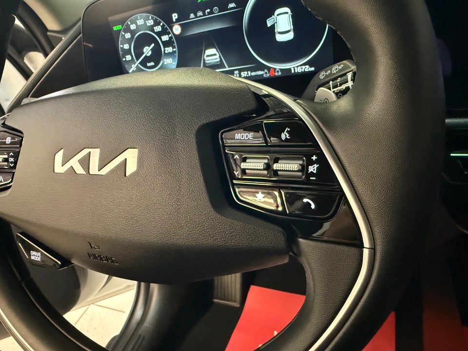 Kia Niro 64 EV Access Plus 5d
