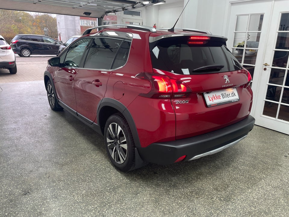 Peugeot 2008 1,2 e-THP 110 Allure Sky EAT6 5d