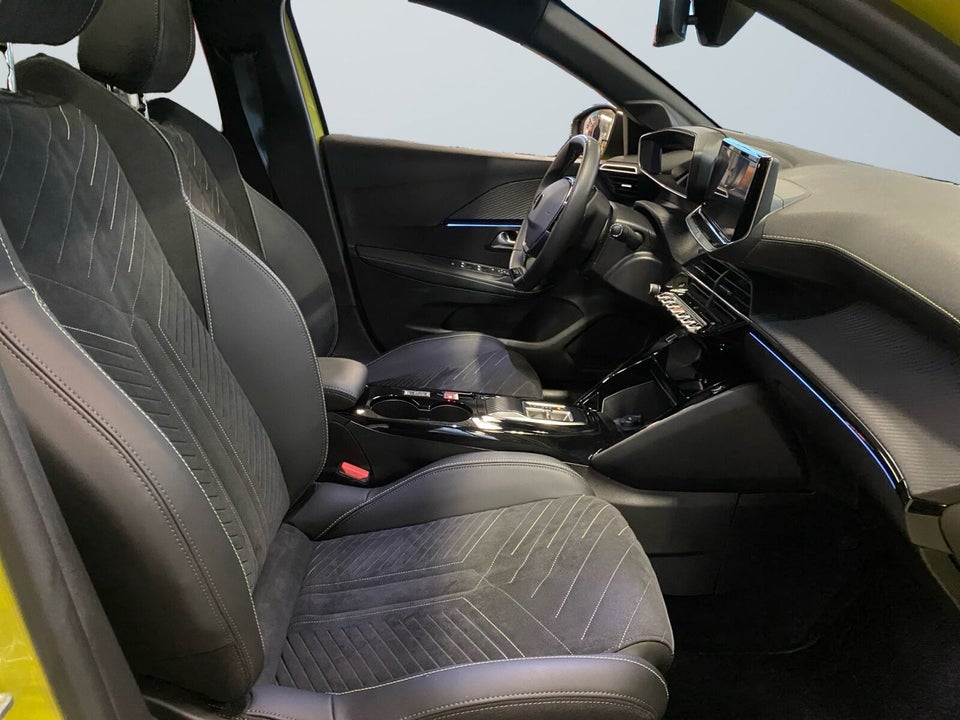Peugeot e-208 54 GT 5d