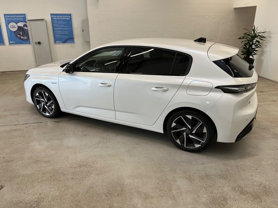 Peugeot 308 1,6 Hybrid First Selection+ EAT8 5d
