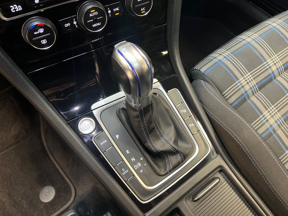 VW Golf VII 1,4 GTE DSG 5d