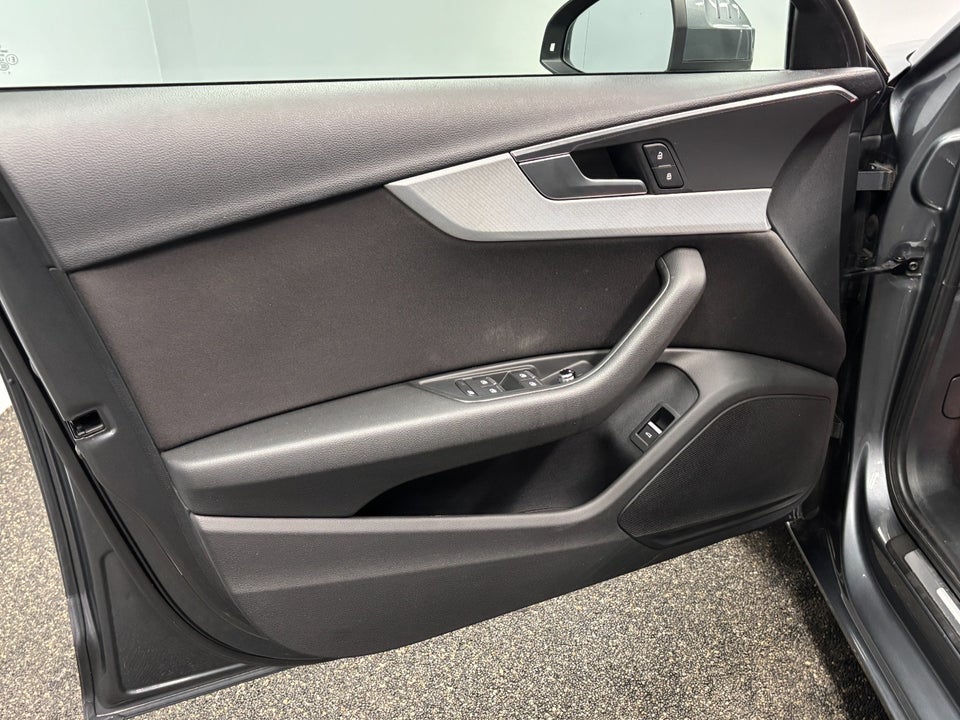 Audi A4 40 TFSi Sport Prestige Avant S-tr. 5d