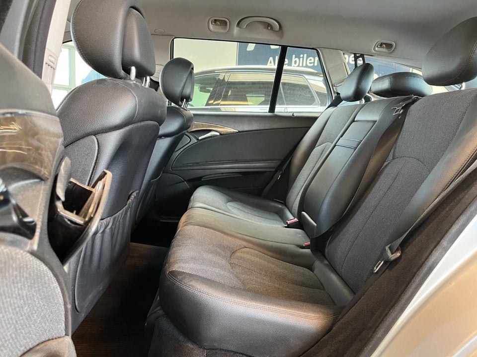 Mercedes E320 3,0 CDi Avantgarde stc. aut. 7prs 5d