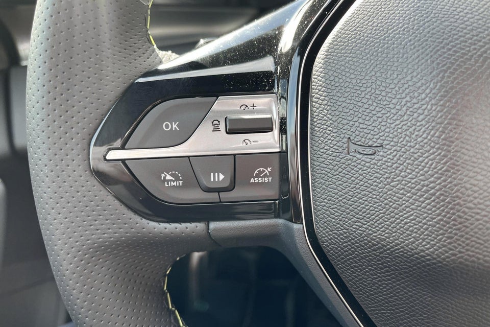 Peugeot e-408 58 GT 5d