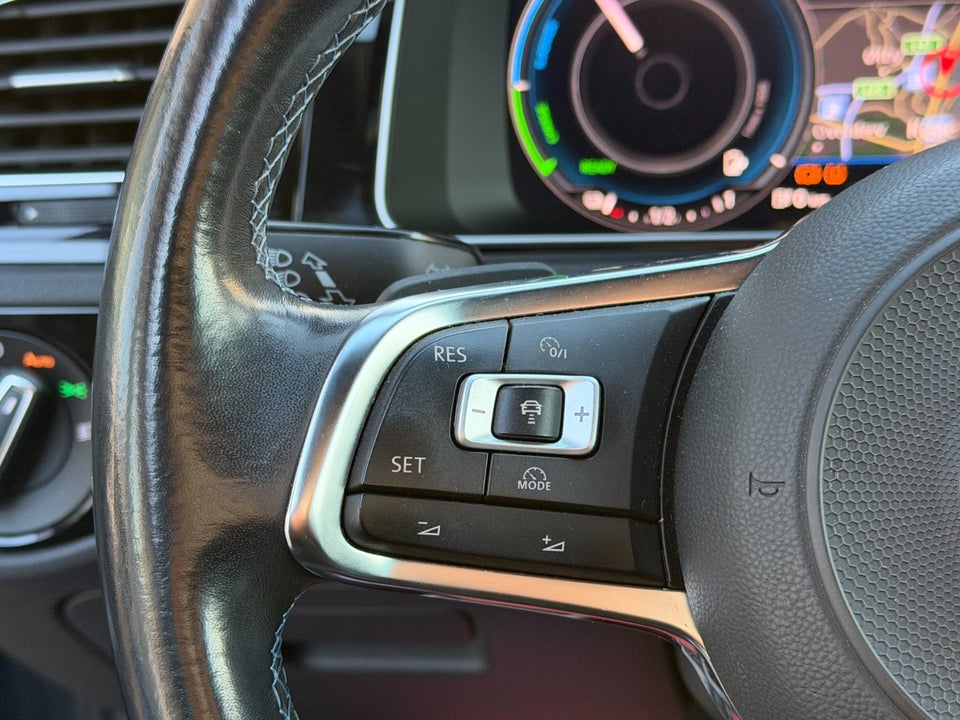 VW Golf VII 1,4 GTE DSG 5d