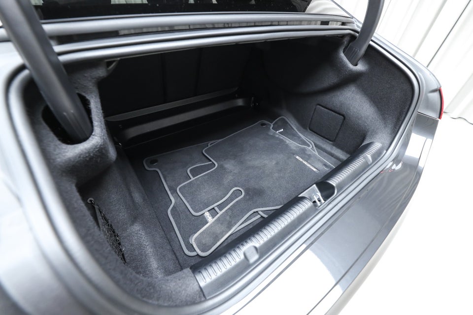 Mercedes EQE350 AMG Line Premium Plus 4d