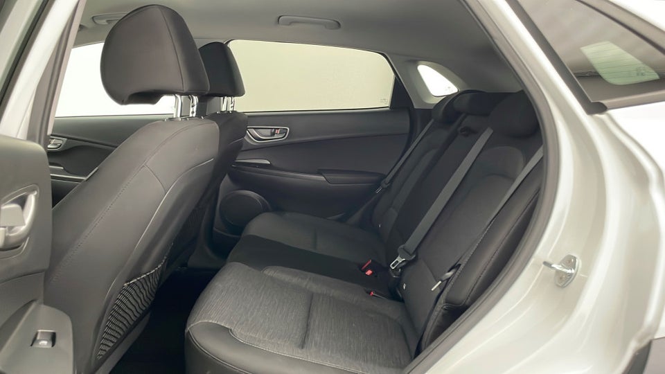 Hyundai Kona 64 EV Essential 5d