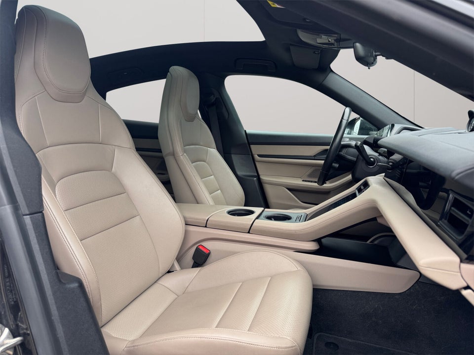 Porsche Taycan 4d