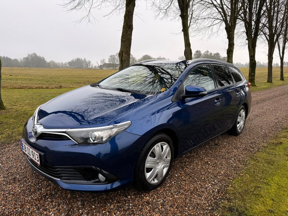 Toyota Auris 1,8 Hybrid H2 Comfort CVT 5d