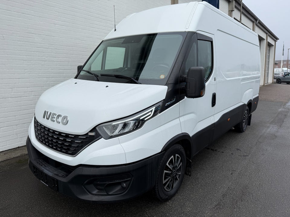 Iveco Daily 2,3 35S16 12m³ Van AG8