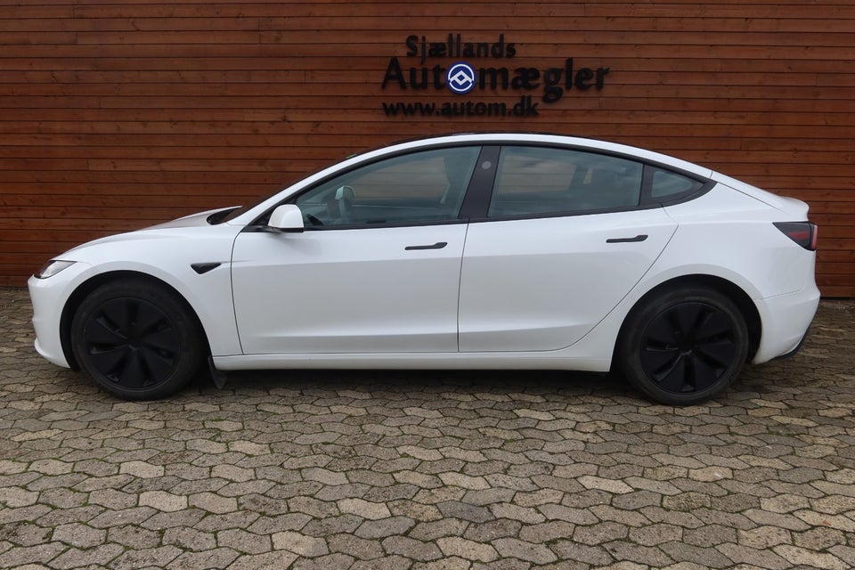 Tesla Model 3 RWD 4d