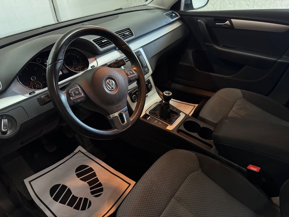 VW Passat 1,6 TDi 105 Trendline BMT 4d