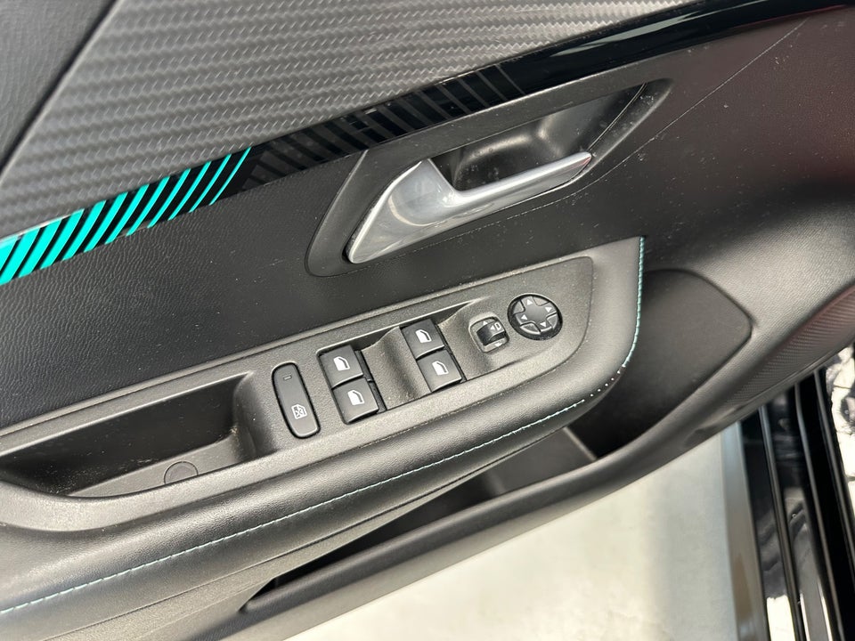 Peugeot 208 1,2 PureTech 100 Allure Pack 5d