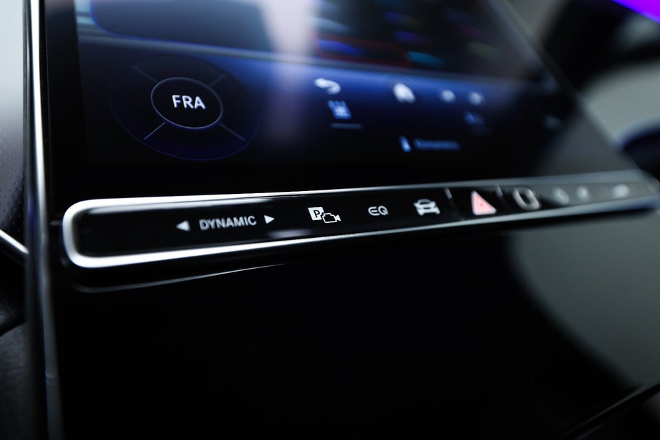 Mercedes EQE300 Electric Art 4d