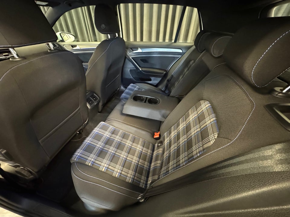 VW Golf VII 1,4 GTE DSG 5d