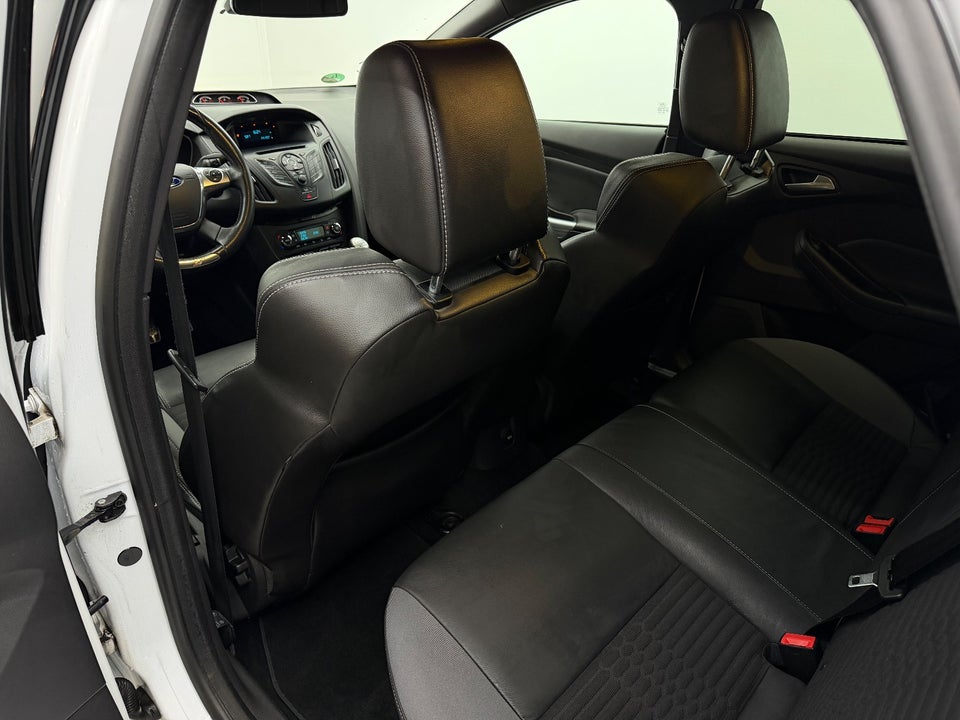 Ford Focus 2,0 SCTi 250 ST2 stc. 5d