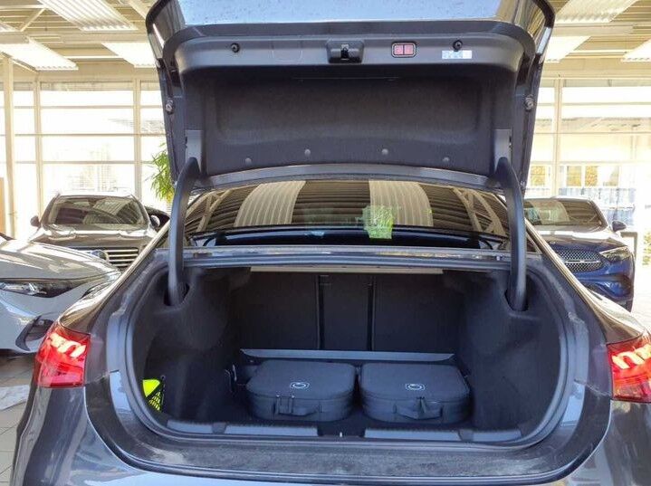 Mercedes EQE300 AMG Line 4d