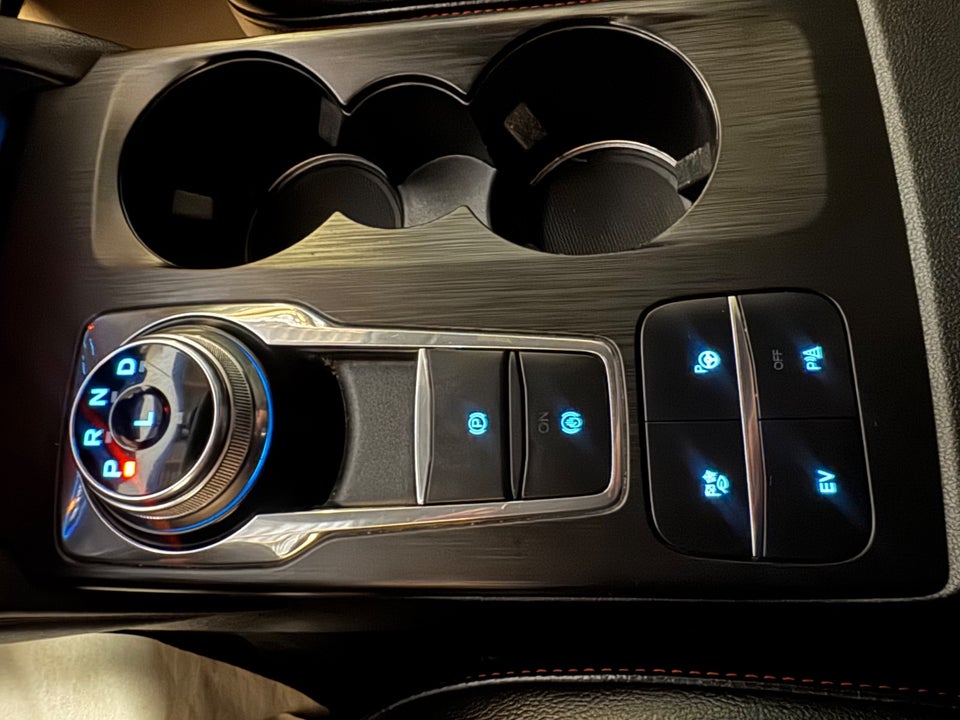 Ford Kuga 2,5 PHEV ST-Line X CVT 5d