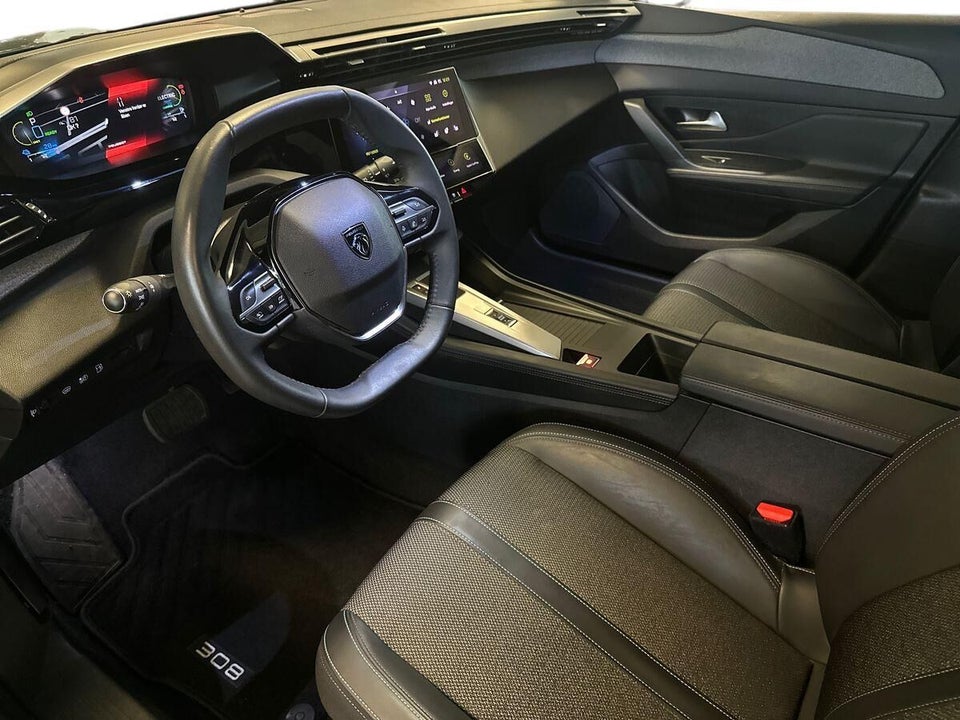 Peugeot 308 1,6 Hybrid First Selection+ EAT8 5d
