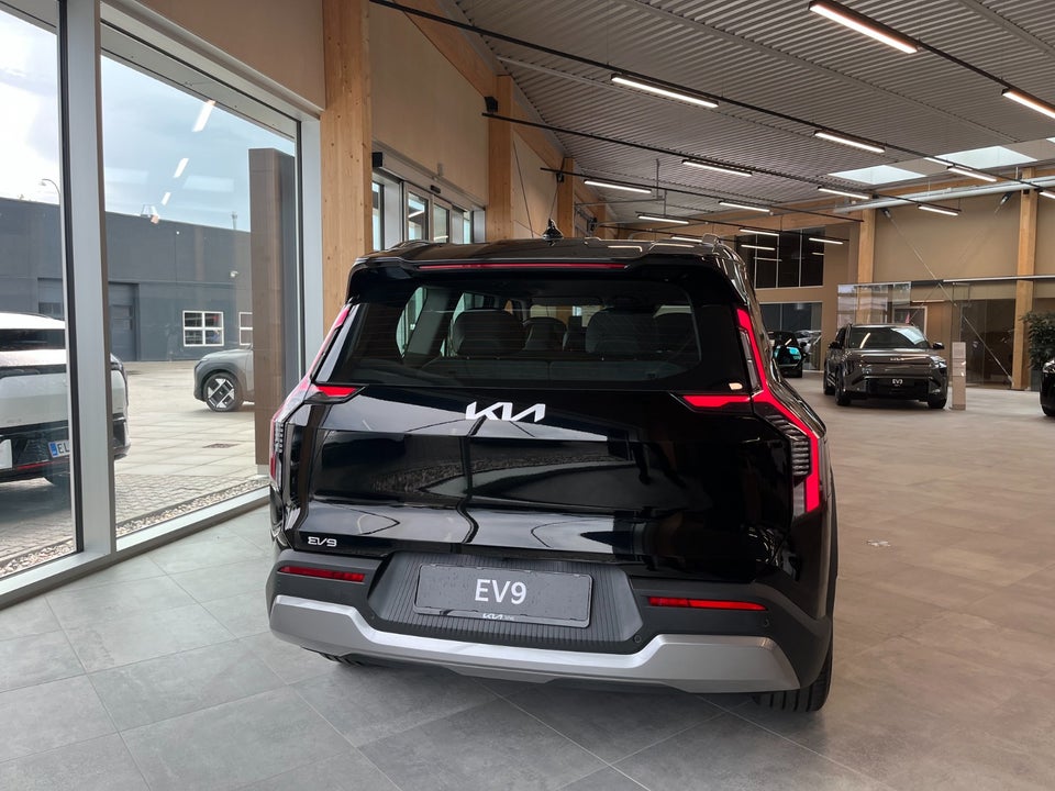 Kia EV9 76 Standard Range Upgrade RWD 7prs 5d
