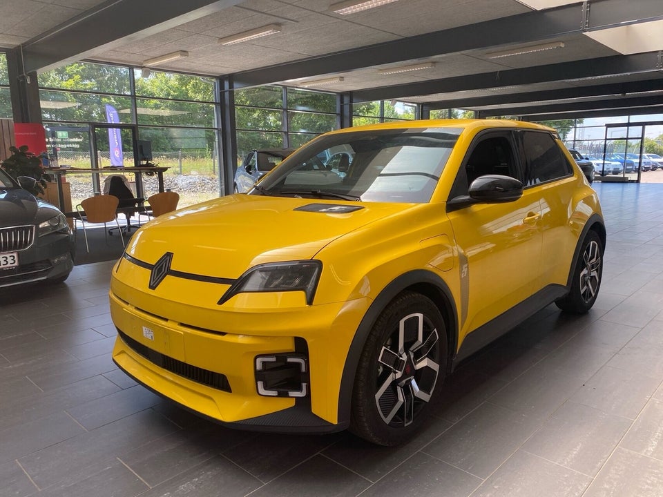 Renault 5 E-Tech 40 Techno 5d