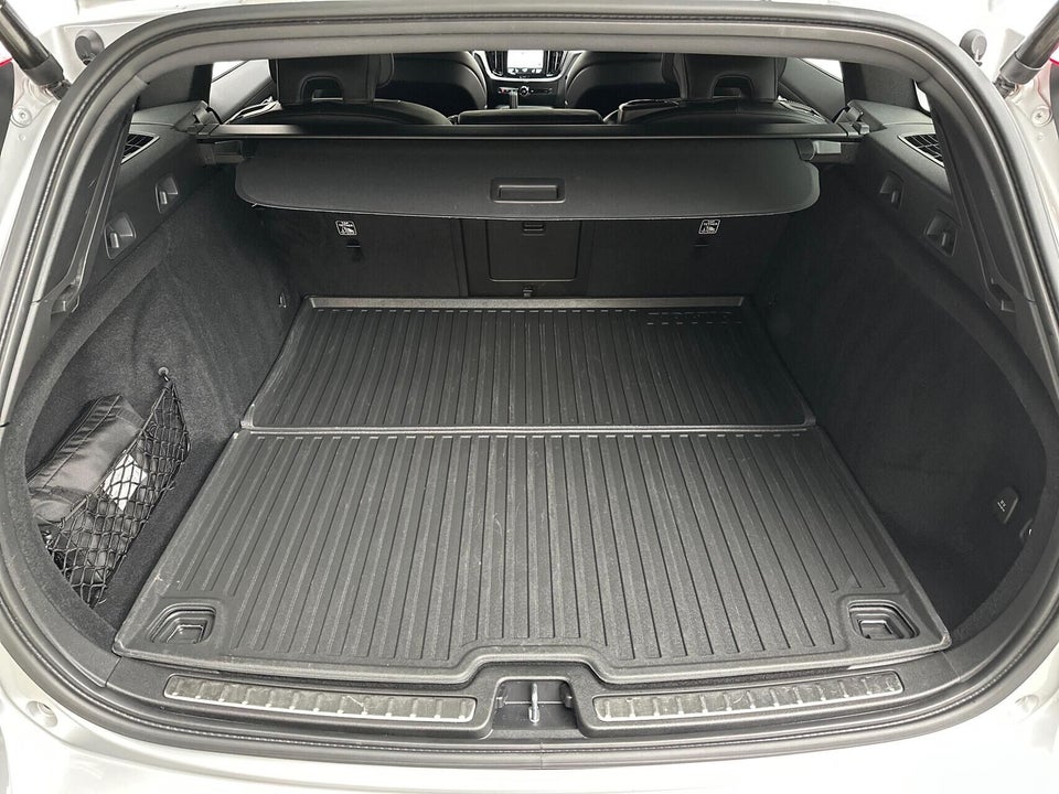 Volvo V60 2,0 T6 ReCharge R-Design aut. AWD 5d