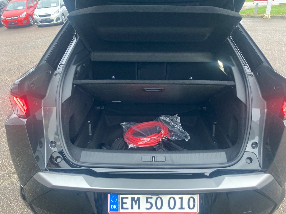 Peugeot e-3008 77 GT Pack 5d