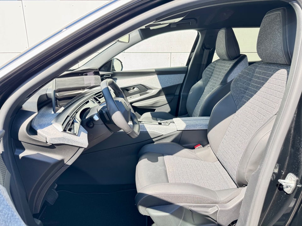Peugeot e-5008 77 Allure 7prs 5d