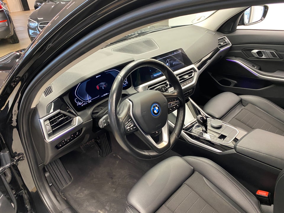 BMW 330e 2,0 Touring Sport Line aut. 5d