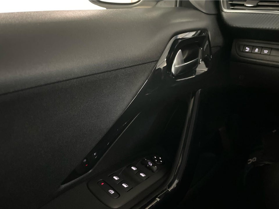 Peugeot 208 1,6 BlueHDi 100 Desire Sky 5d