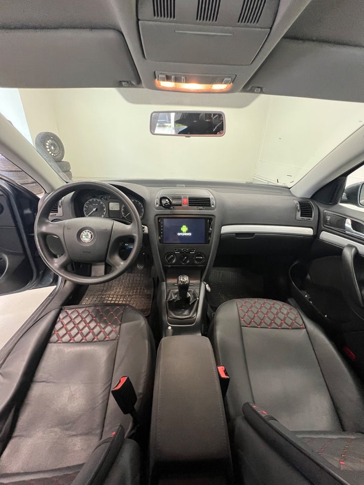 Skoda Octavia 2,0 TDi Elegance 5d