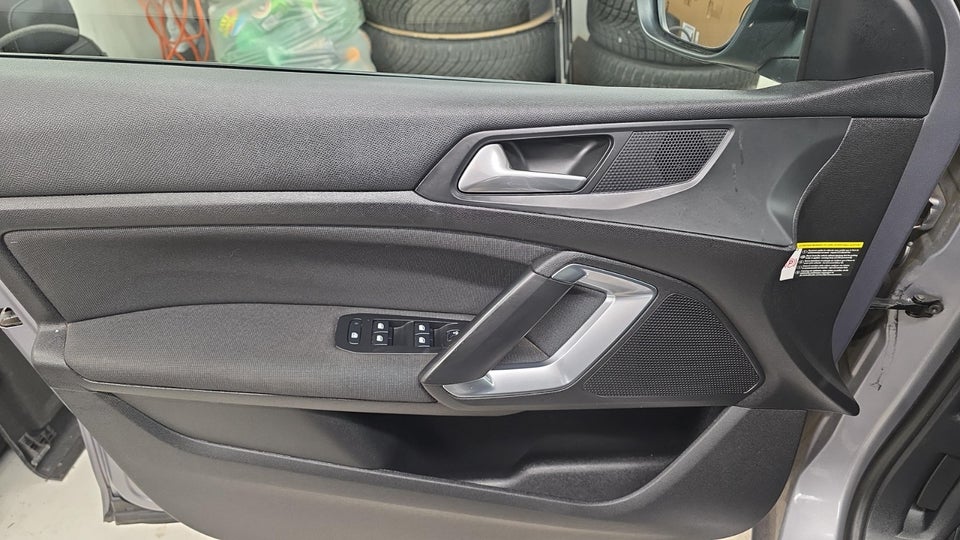 Peugeot 308 1,6 BlueHDi 120 Allure SW 5d